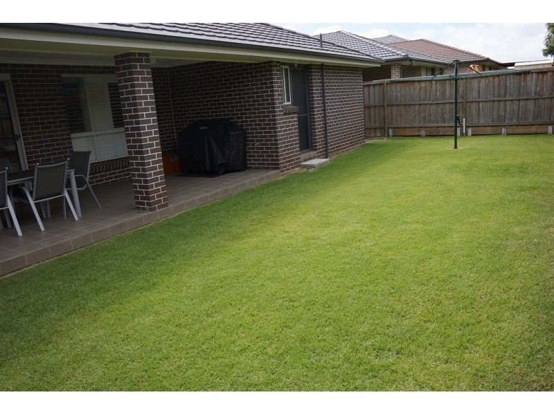 7 Brinsmead Avenue, Middleton Grange NSW 2171