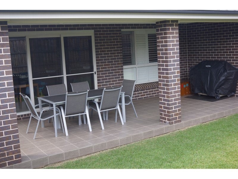 7 Brinsmead Avenue, Middleton Grange NSW 2171