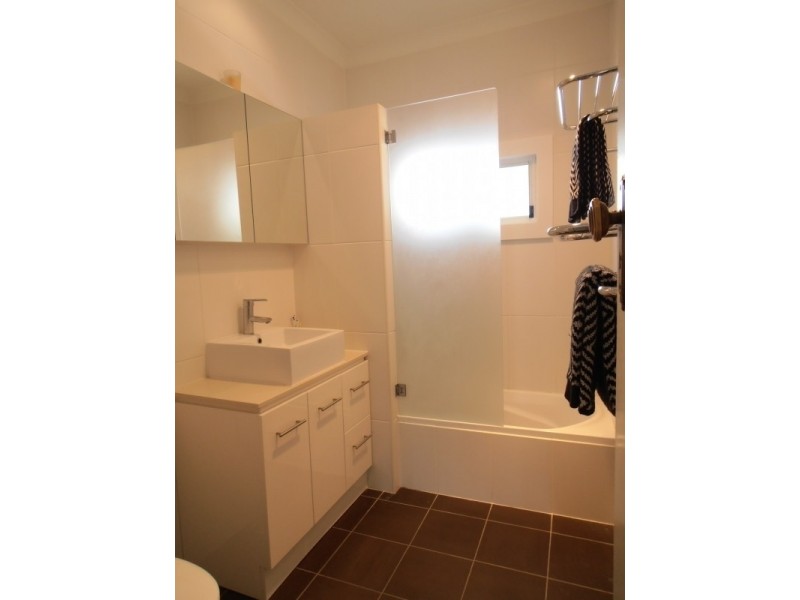 22 Noble Street, Camp Hill QLD 4152