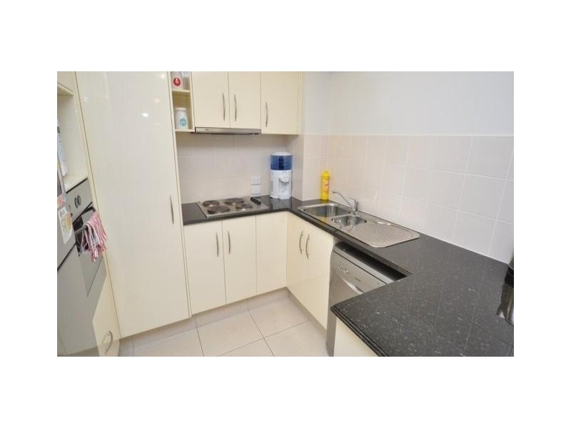 2/26 Bath Street, Labrador QLD 4215