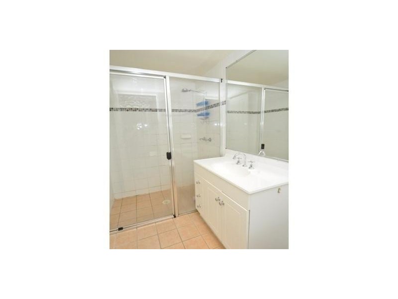 2/26 Bath Street, Labrador QLD 4215