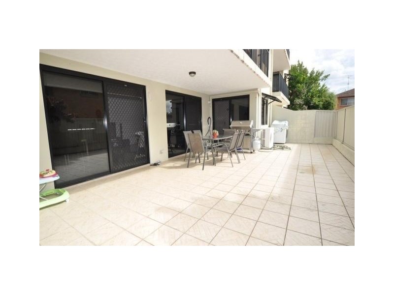 2/26 Bath Street, Labrador QLD 4215