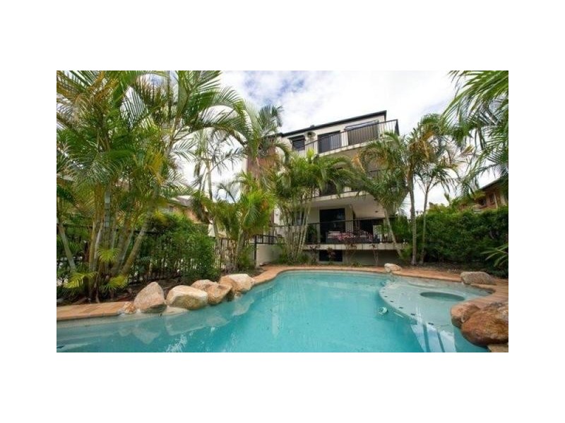 2/26 Bath Street, Labrador QLD 4215