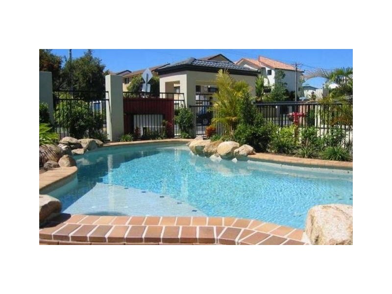 2/26 Bath Street, Labrador QLD 4215