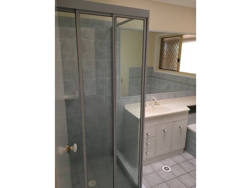 4/19A Dudleigh Street, Booval QLD 4304