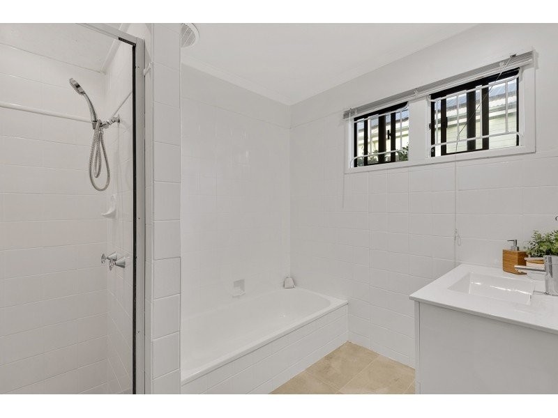 38 Moreton Avenue, Wynnum QLD 4178