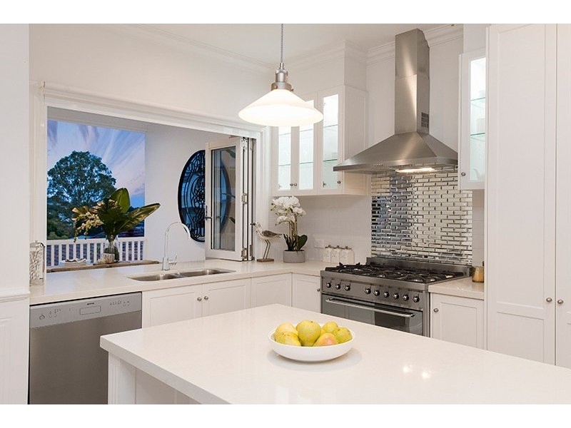 17A Forbes Street, Hawthorne QLD 4171