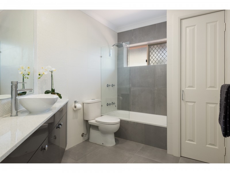 3/19 Miles Street, Hawthorne QLD 4171