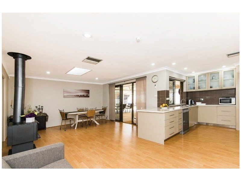 59 Grenadier Drive, Thornlie WA 6108