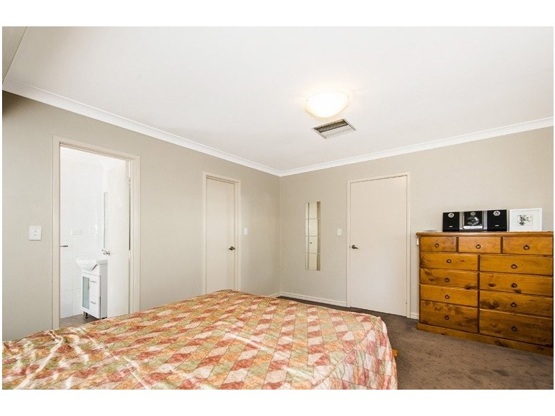 59 Grenadier Drive, Thornlie WA 6108