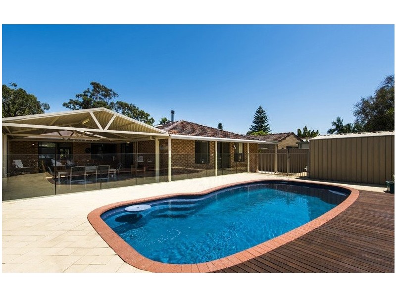 59 Grenadier Drive, Thornlie WA 6108