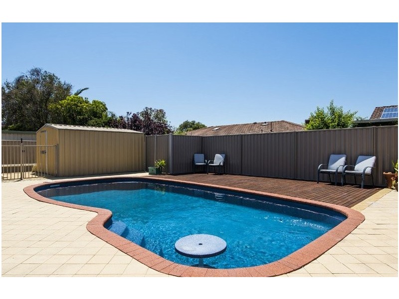 59 Grenadier Drive, Thornlie WA 6108