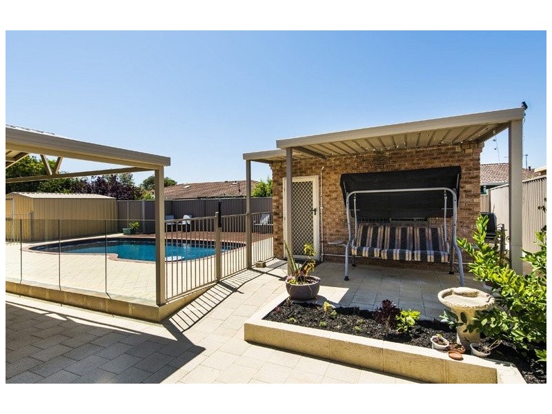 59 Grenadier Drive, Thornlie WA 6108