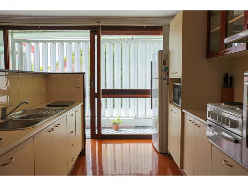 90 Toohey Road, Tarragindi QLD 4121