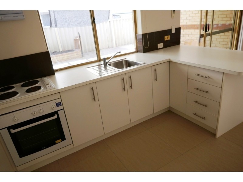 29 Reveley Close, Seville Grove WA 6112