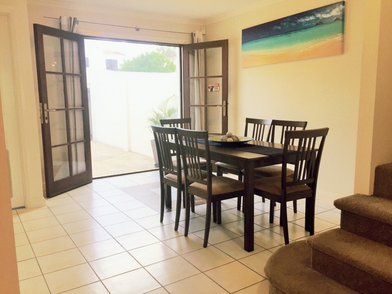 8896 Magnolia Drive East, Hope Island QLD 4212