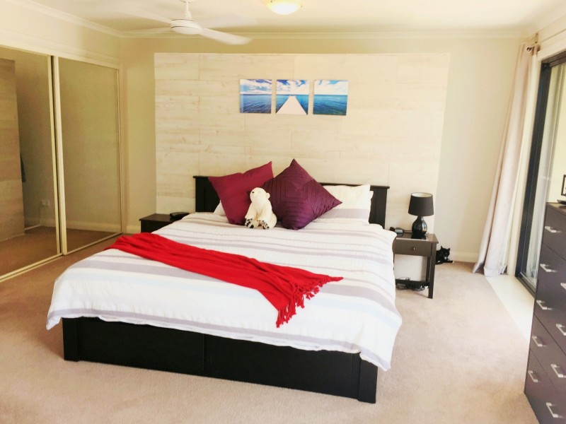 8896 Magnolia Drive East, Hope Island QLD 4212