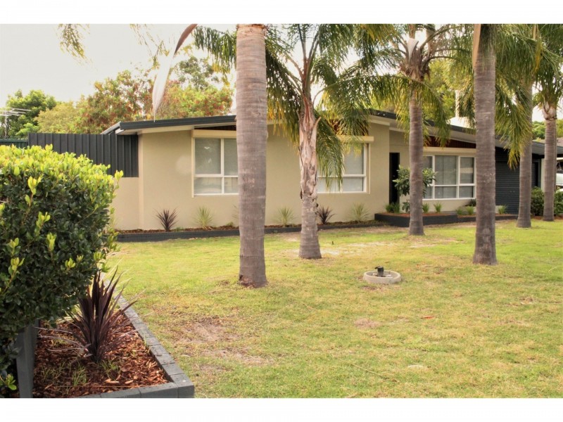 12 Aston Way, Gosnells WA 6110