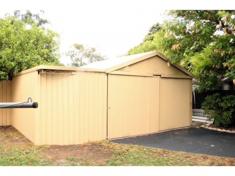 12 Aston Way, Gosnells WA 6110