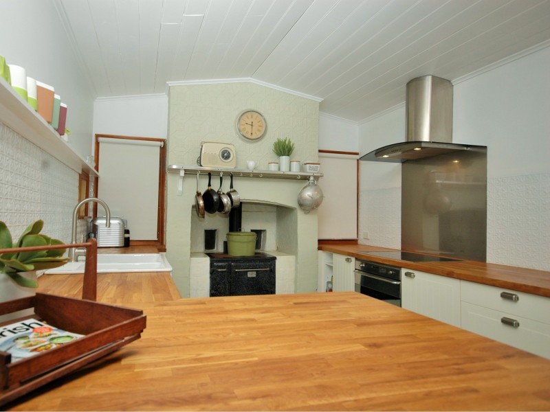 164 Woods Street, Donald VIC 3480