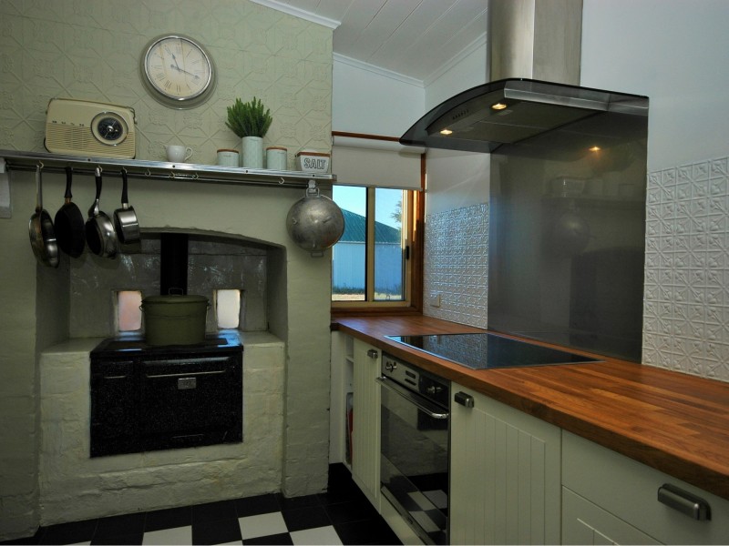 164 Woods Street, Donald VIC 3480
