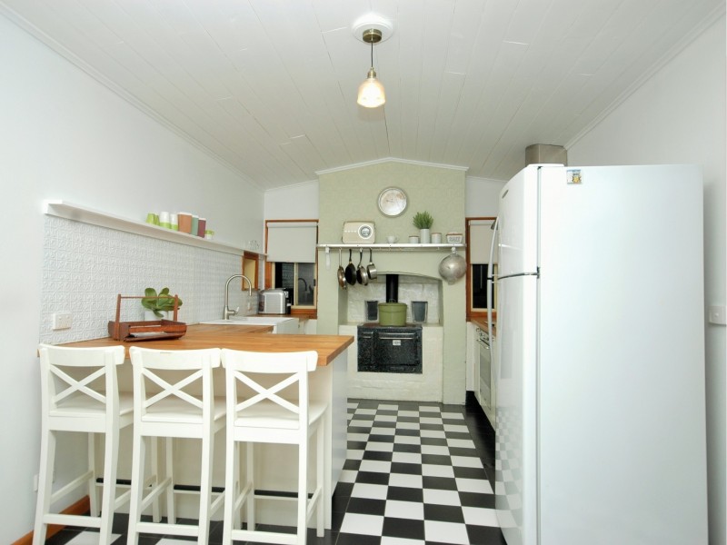 164 Woods Street, Donald VIC 3480