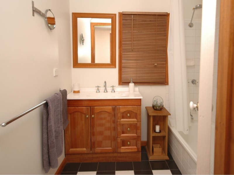 164 Woods Street, Donald VIC 3480