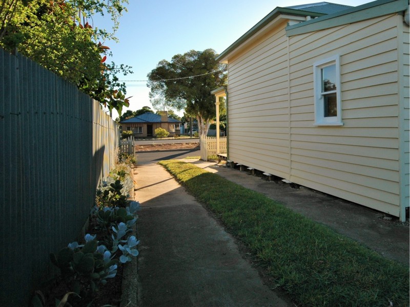 164 Woods Street, Donald VIC 3480