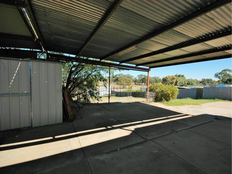 164 Woods Street, Donald VIC 3480