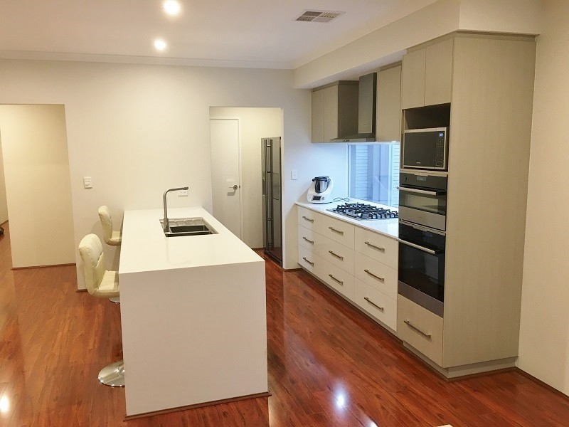 16 Belfry Way, Wattle Grove WA 6107