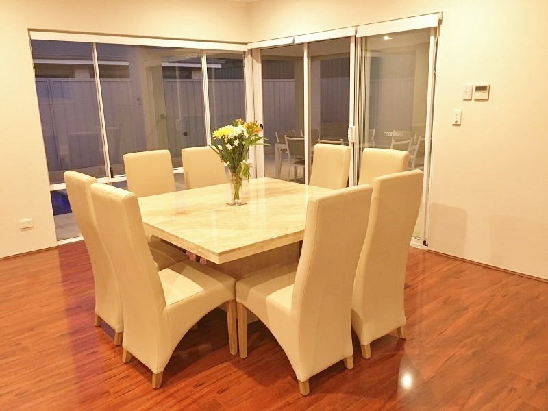 16 Belfry Way, Wattle Grove WA 6107