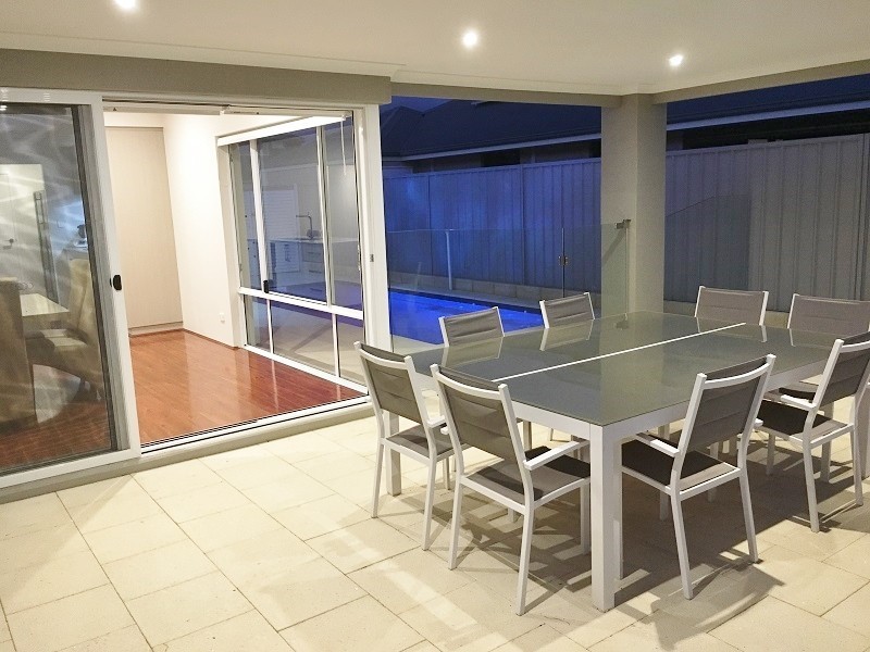 16 Belfry Way, Wattle Grove WA 6107