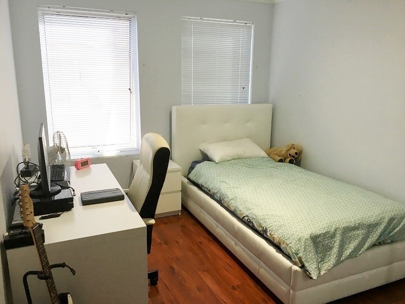 16 Belfry Way, Wattle Grove WA 6107