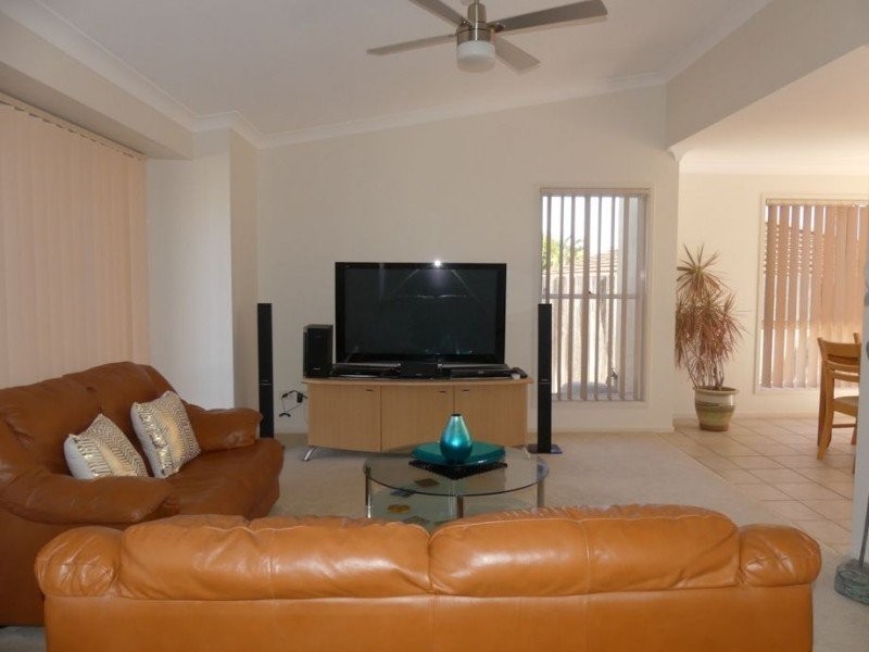 6 Headsail Drive, Banksia Beach QLD 4507