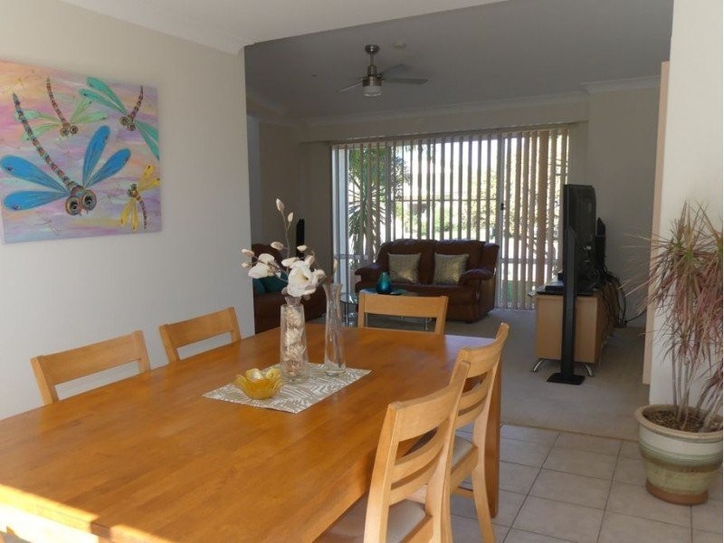 6 Headsail Drive, Banksia Beach QLD 4507