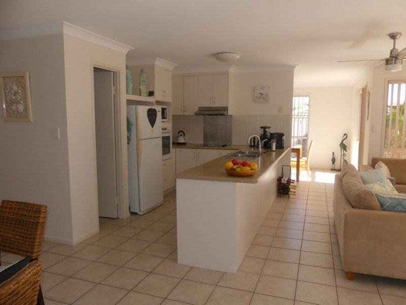 6 Headsail Drive, Banksia Beach QLD 4507