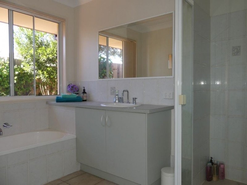 6 Headsail Drive, Banksia Beach QLD 4507
