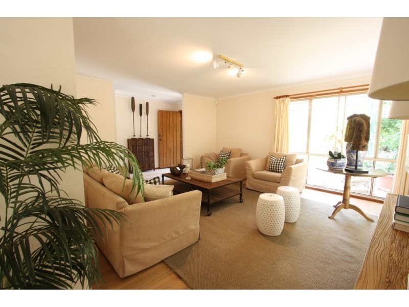 21 Church Road, Bellbowrie QLD 4070