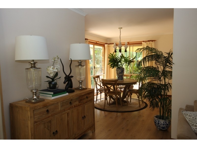 21 Church Road, Bellbowrie QLD 4070