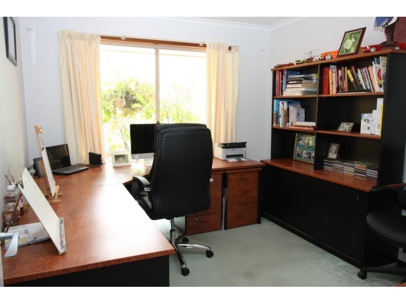 21 Church Road, Bellbowrie QLD 4070