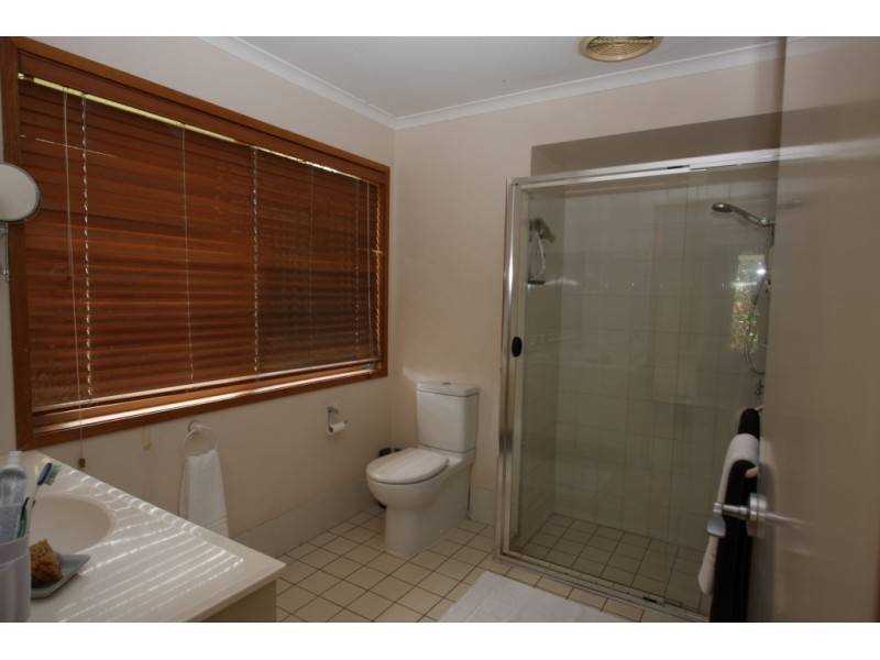 21 Church Road, Bellbowrie QLD 4070