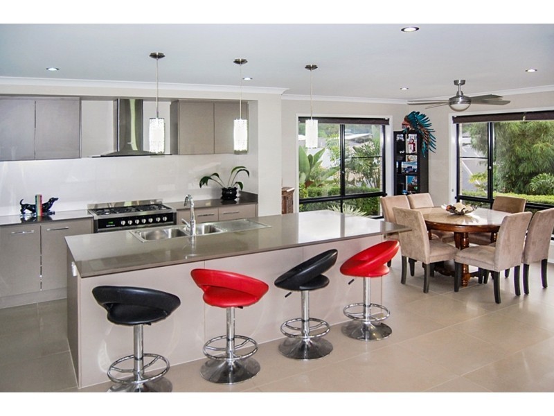 12 Viv Hull Avenue, Eumundi QLD 4562