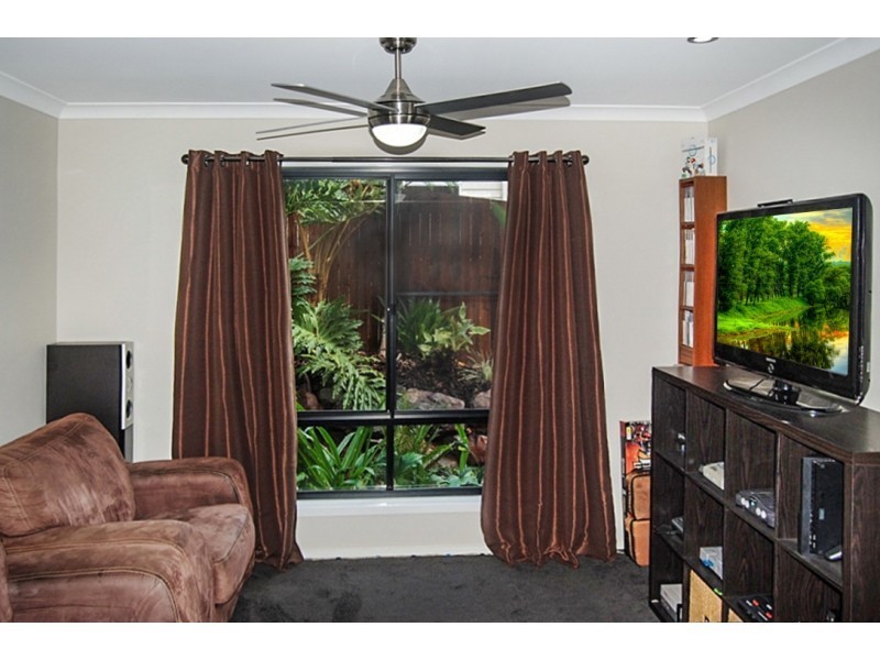 12 Viv Hull Avenue, Eumundi QLD 4562