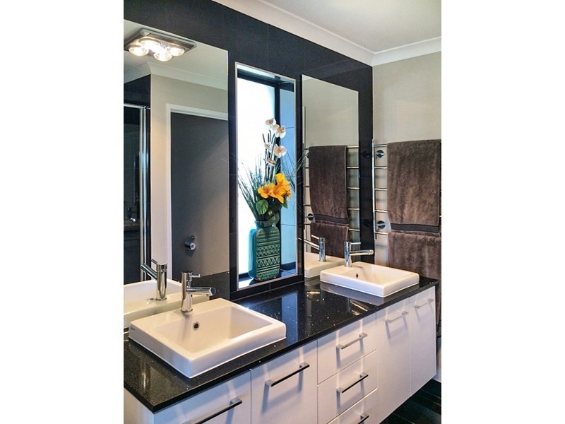 12 Viv Hull Avenue, Eumundi QLD 4562