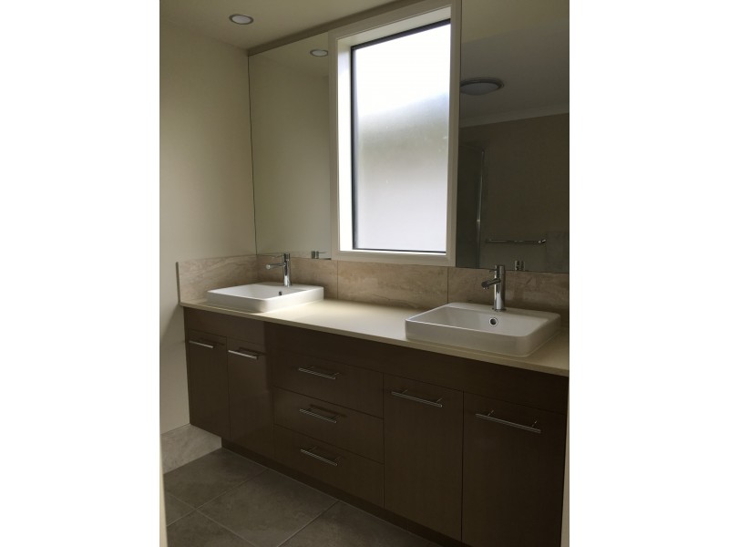 1 Eliza Close, The Gap QLD 4061