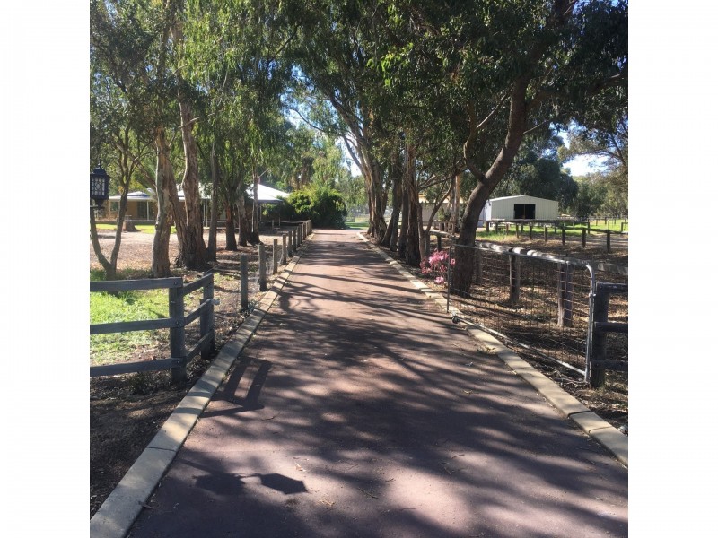 264 Hopkinson Road, Darling Downs WA 6122