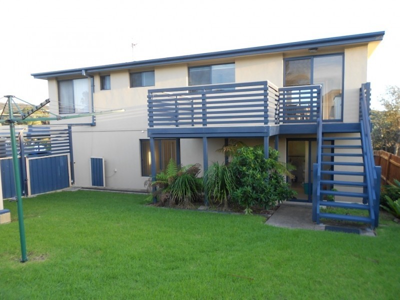 6 Lakeside Drive, Kianga NSW 2546