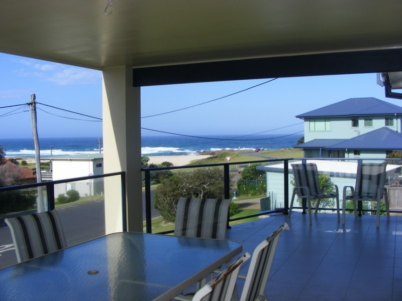 6 Lakeside Drive, Kianga NSW 2546