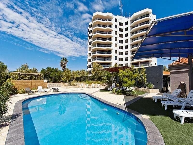 27/6A Valley Rd, Halls Head WA 6210