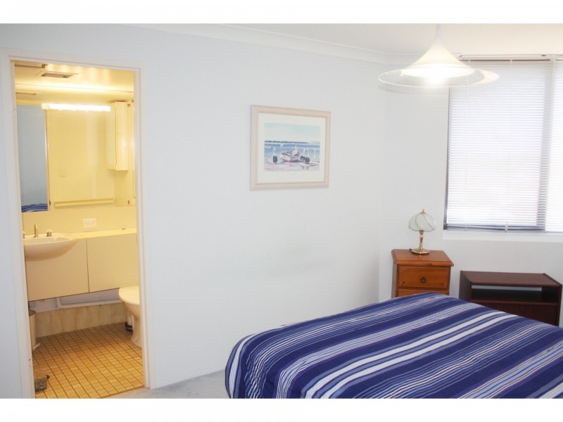 27/6A Valley Rd, Halls Head WA 6210